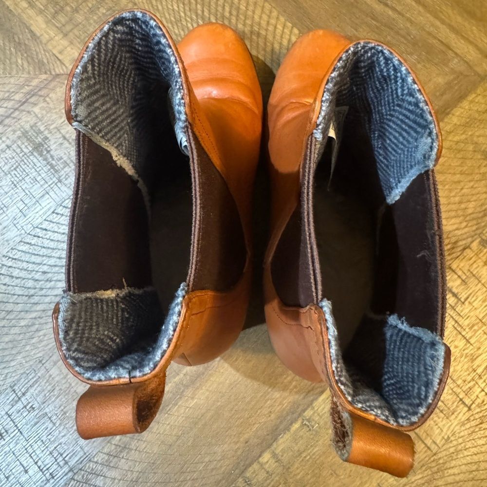 UGG Women’s Chestnut Dupre Leather Wedge Boots Size 7 - Picture 9 of 12